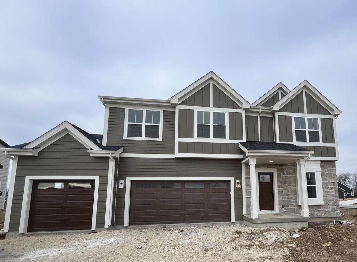 W149N11883 Red Holly Dr, Germantown, WI 53022