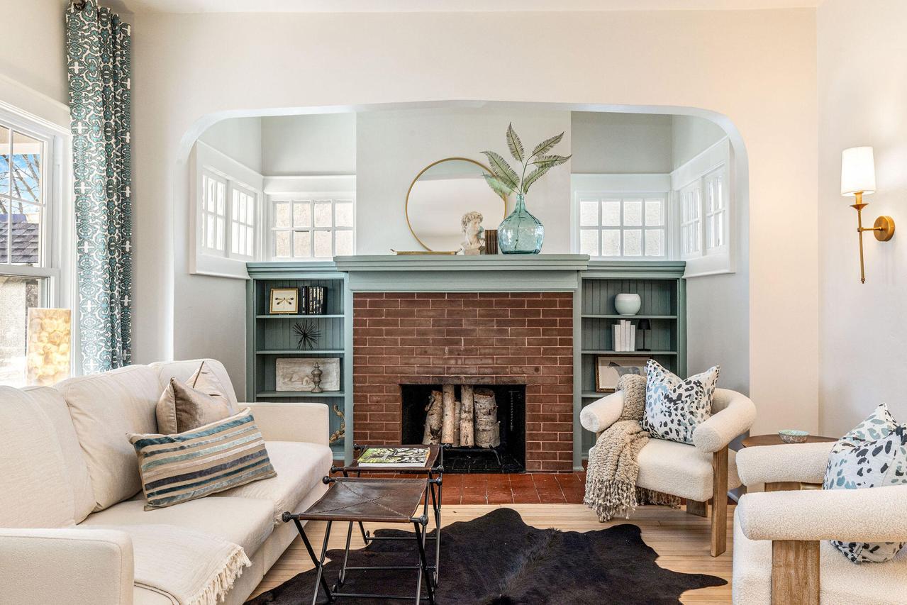 3553 N Maryland Ave, Shorewood, WI 53211