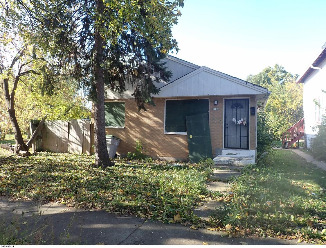 3723 N 17th St #3725, Milwaukee, WI 53206