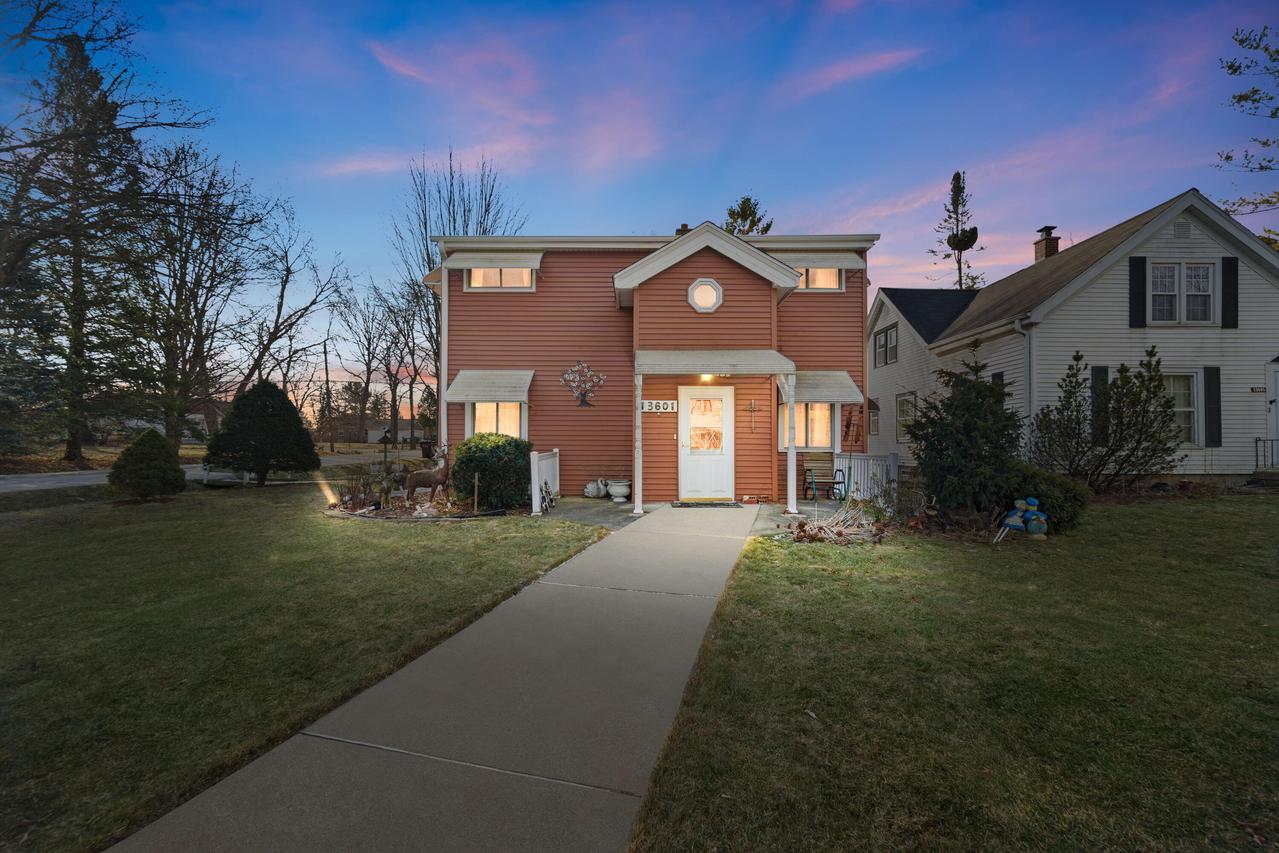 13601 W Prospect Dr, New Berlin, WI 53151
