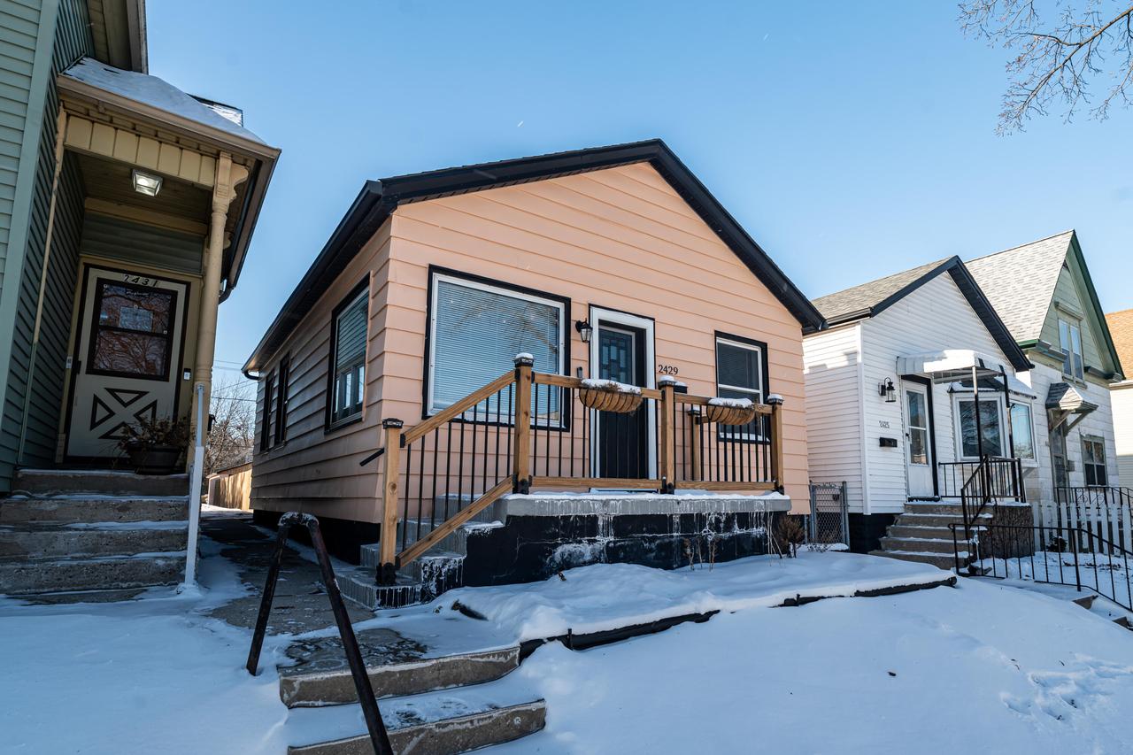 2429 S Logan Ave, Milwaukee, WI 53207