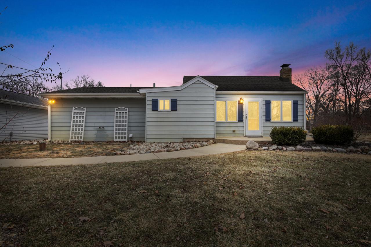 33811 Bohner Dr, Burlington, WI 53105