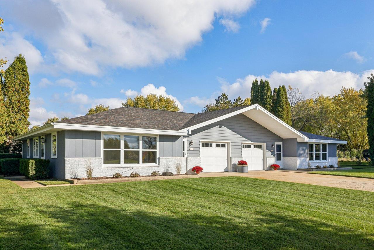 N8306 Greenwald Ct #N8304, East Troy, WI 53120