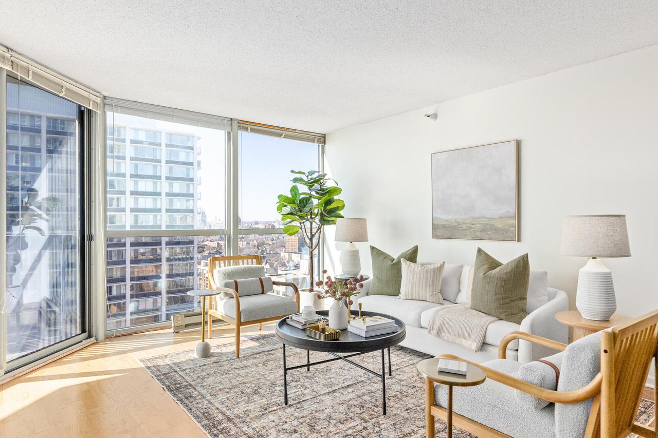 1660 N Prospect Ave #1807, Milwaukee, WI 53202