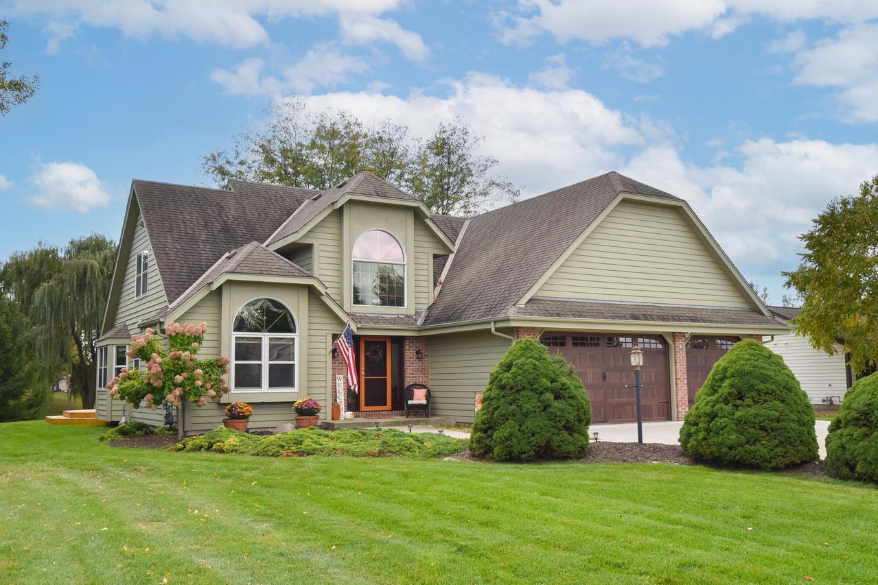 N105W14697 Lincoln Dr, Germantown, WI 53022