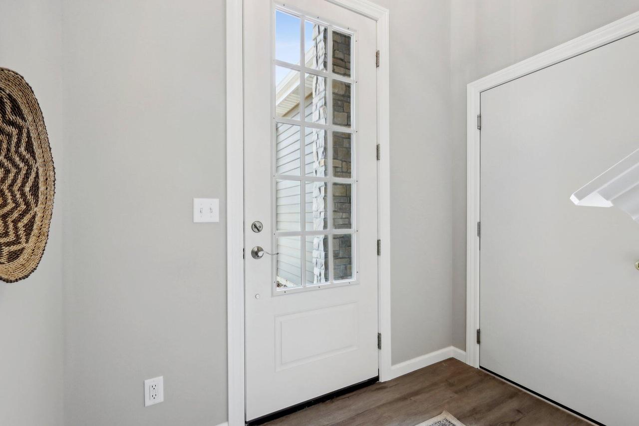 2836 Fox Lake #202 / 02, Waukesha, WI 53189