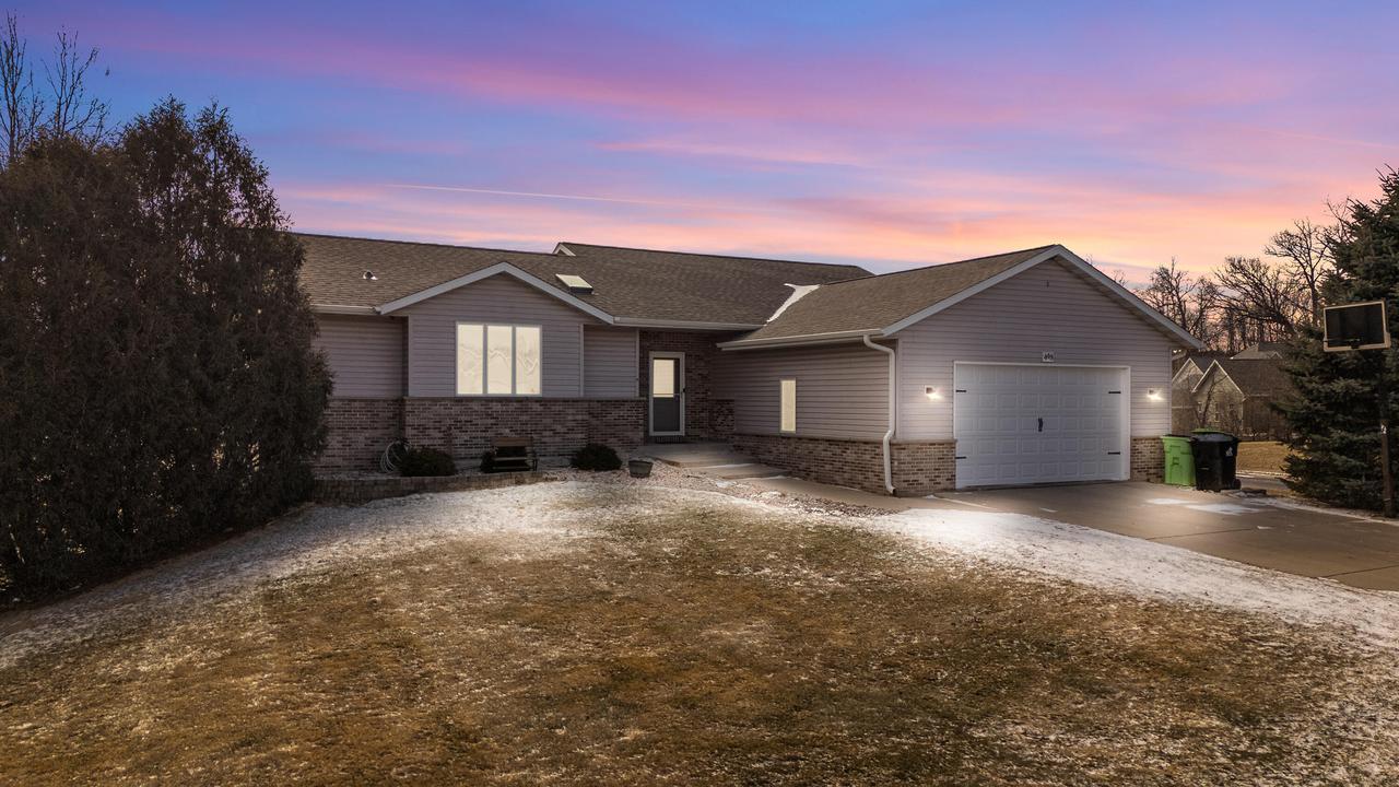 449 Gavin Pkwy, Kewaskum, WI 53040