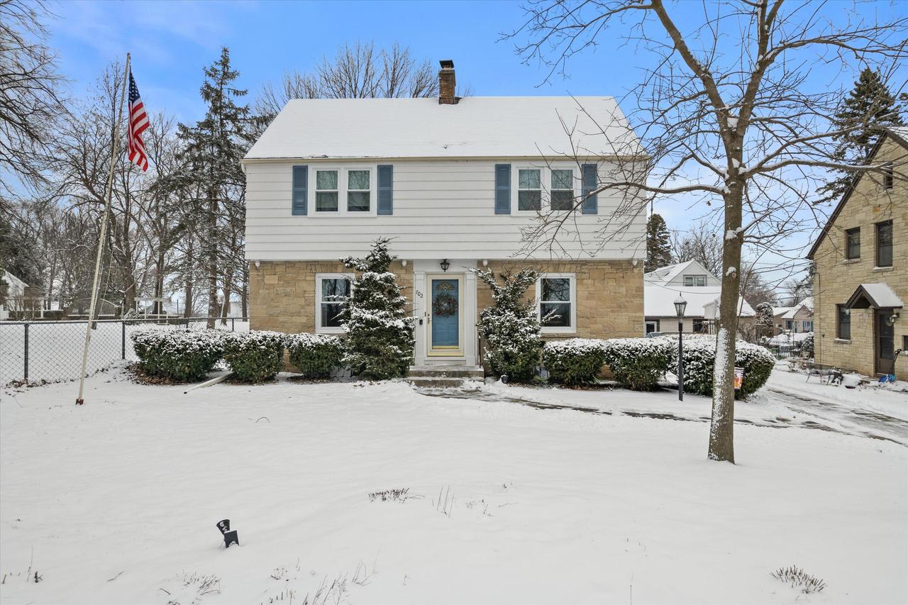 702 Fond Du Lac Ave, Sheboygan Falls, WI 53085