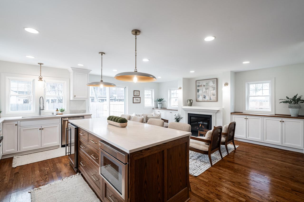 6053 N Shoreland Ave, Whitefish Bay, WI 53217