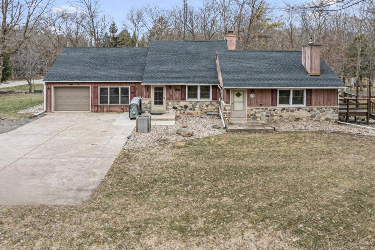 3973 Oak Ave, Polk, WI 53095