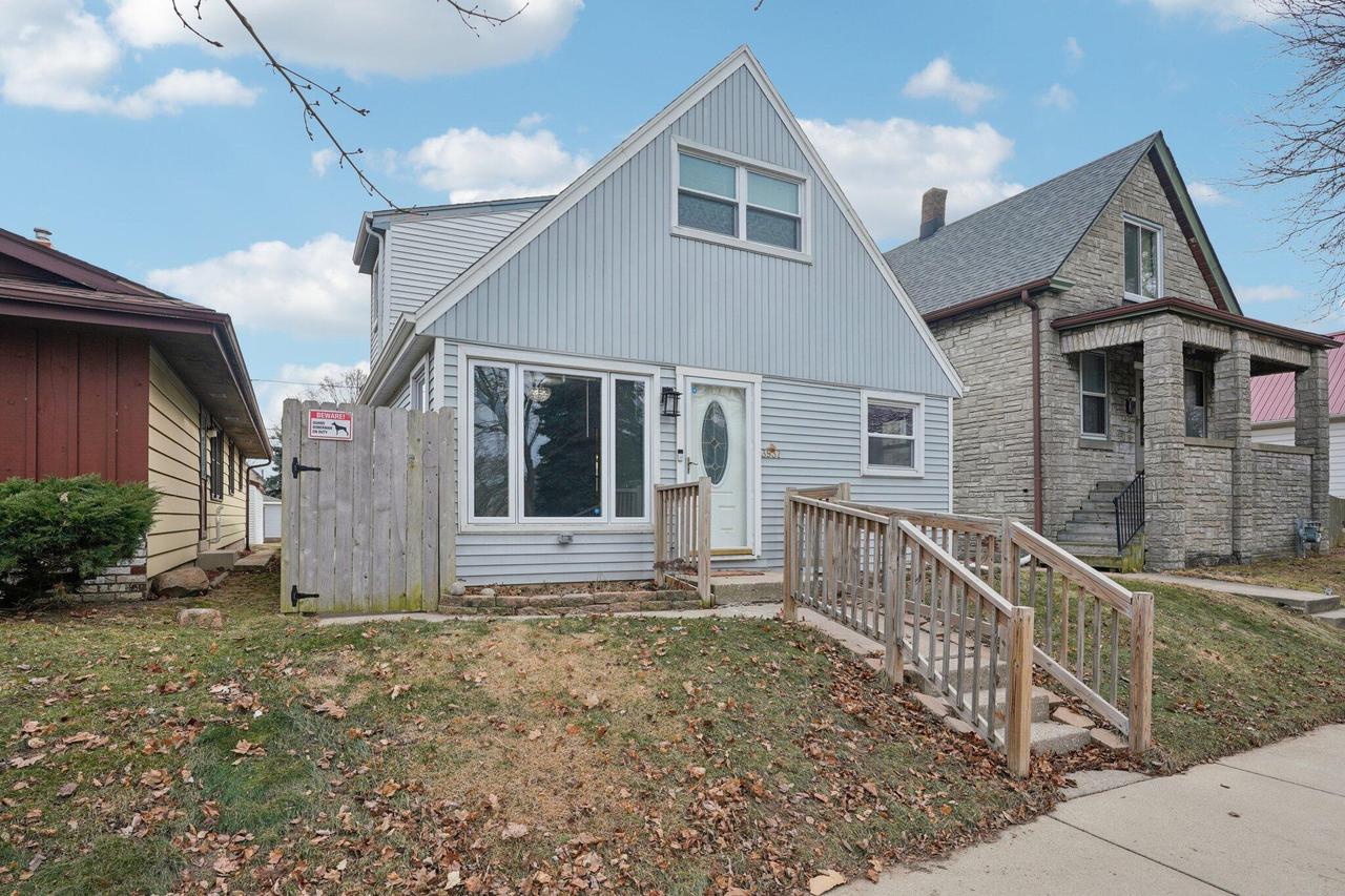 3937 E Squire Ave, Cudahy, WI 53110