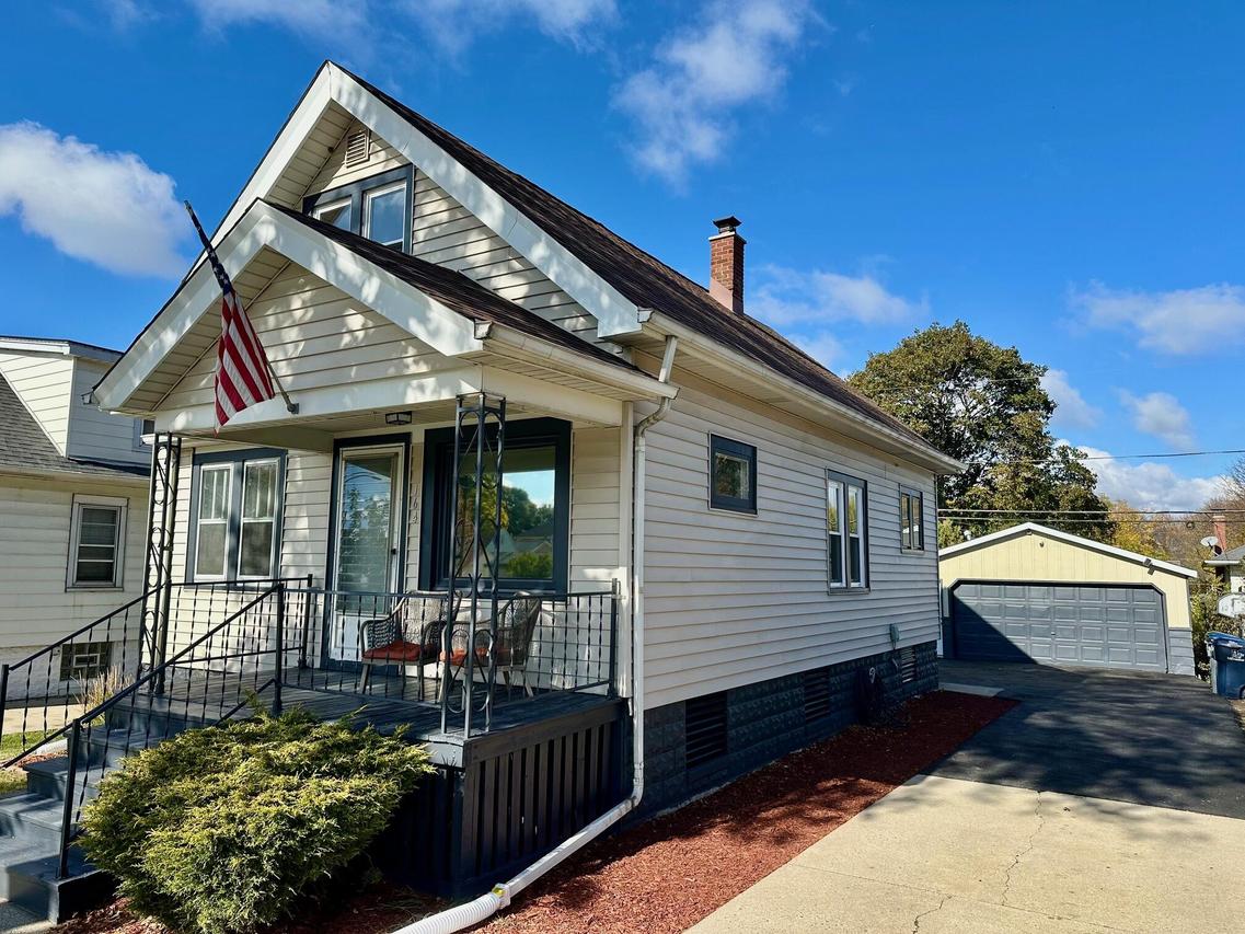 164 W Howard Ave, Milwaukee, WI 53207