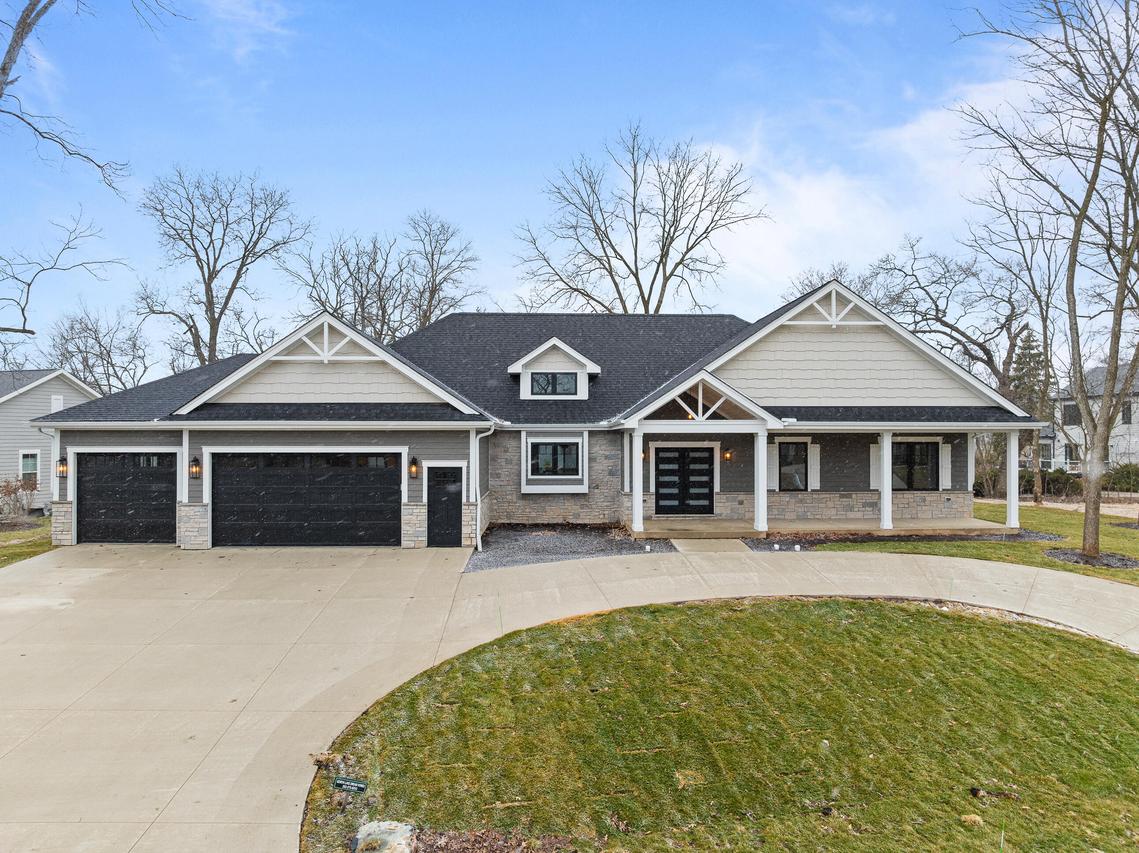 1620 Prestwick Dr #20-43, Geneva, WI 53147