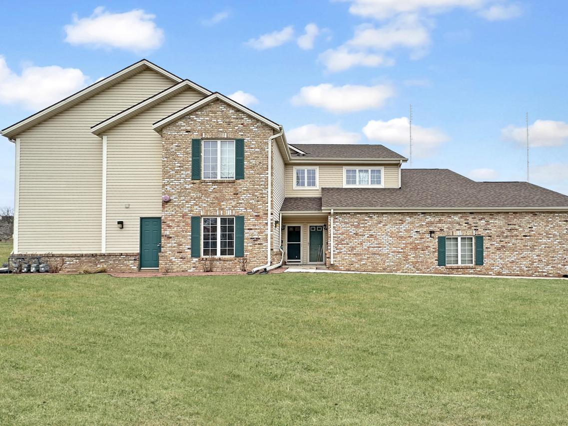 4561 S 124th St, New Berlin, WI 53151