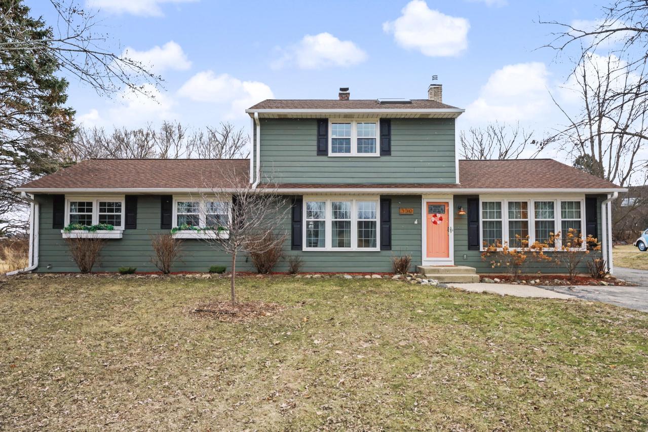 330 Kossow Rd, Brookfield, WI 53186