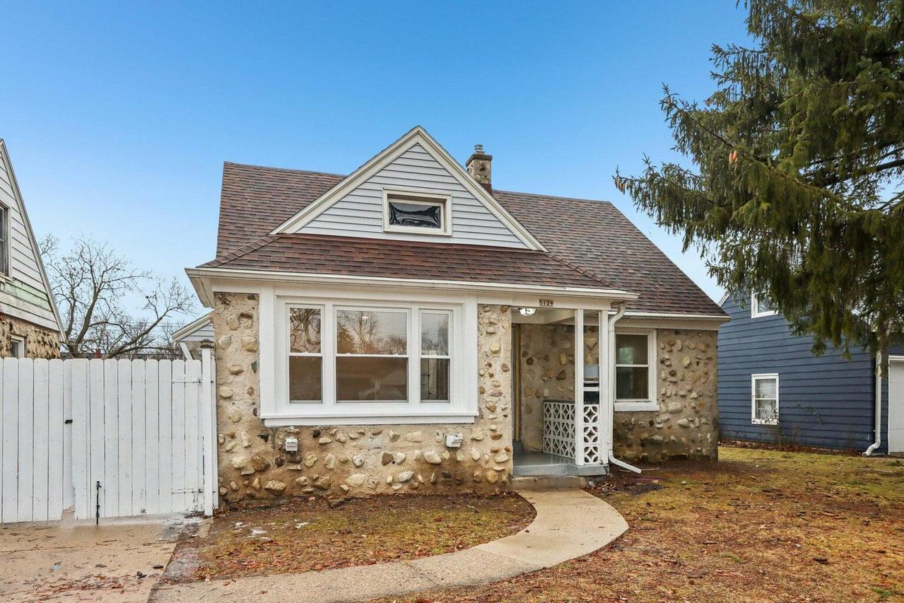 5129 N 62nd St, Milwaukee, WI 53218