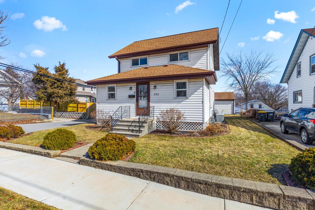 853 Genesee St, Waukesha, WI 53186