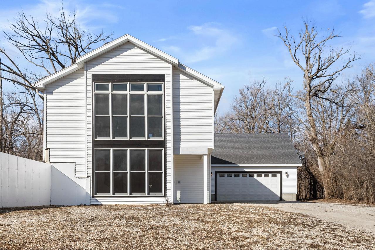 8524 Park St, Burlington, WI 53105