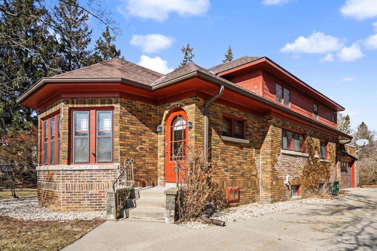 363 Delafield St, Waukesha, WI 53188