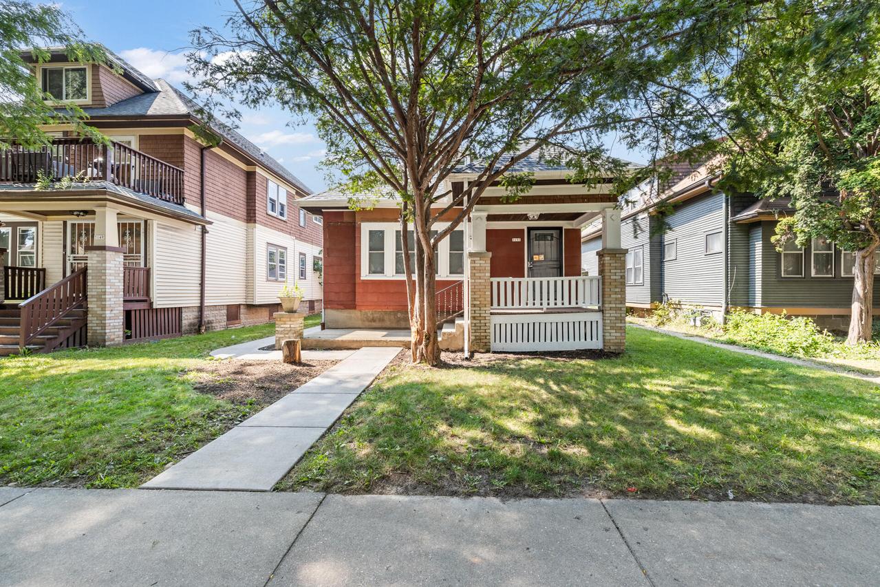 3155 N 38th St, Milwaukee, WI 53216