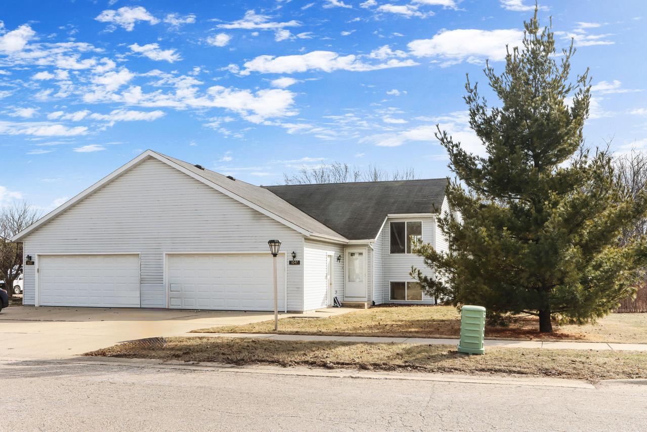 1047 W Court St, Elkhorn, WI 53121