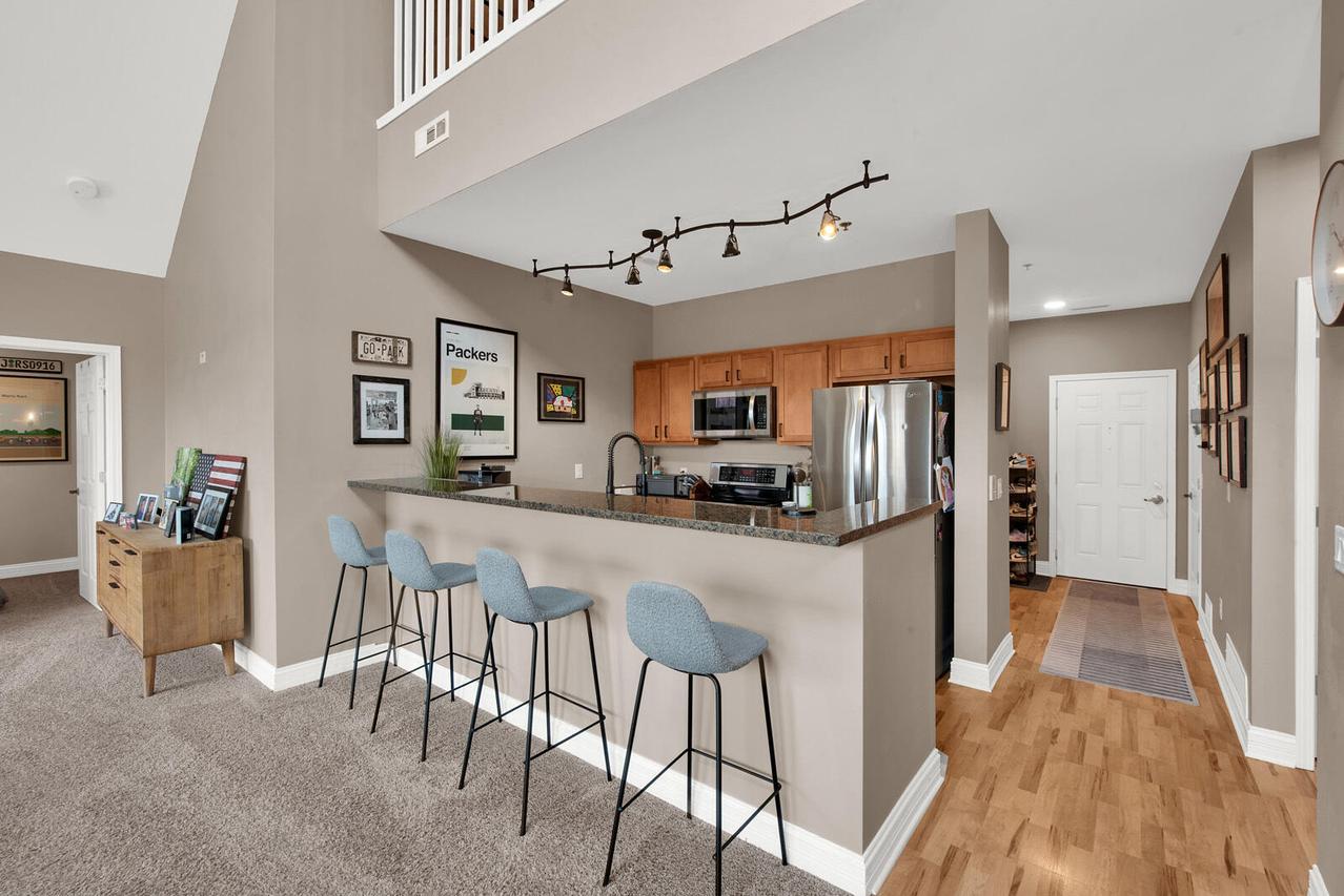 14900 W Wilbur Dr #1208, New Berlin, WI 53151