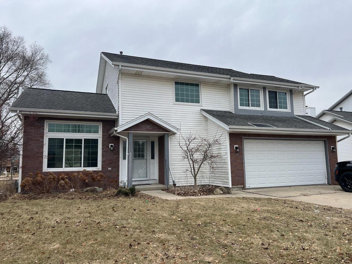 631 E Andrew Ct., Oak Creek, WI 53154