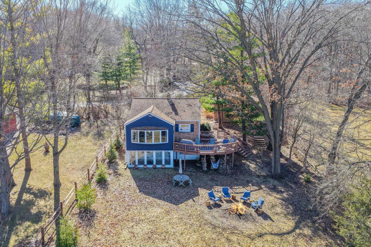 N6997 Oakwood Rd, Richmond, WI 53190