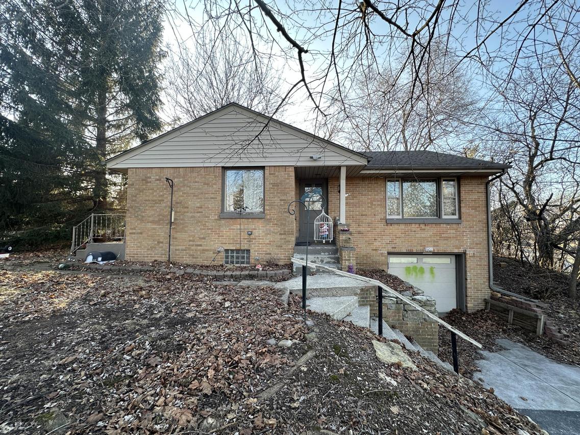 8651 N 68th St, Milwaukee, WI 53223