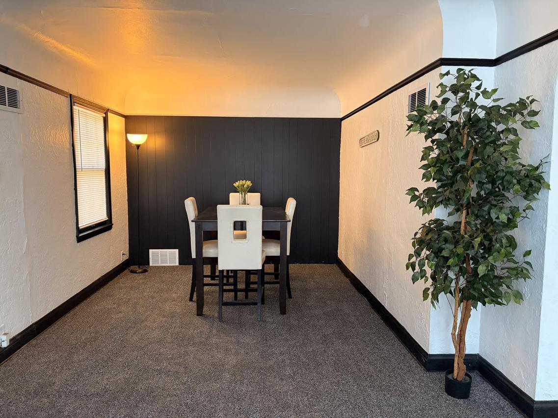 4235 W Fairmount Ave, Milwaukee, WI 53209