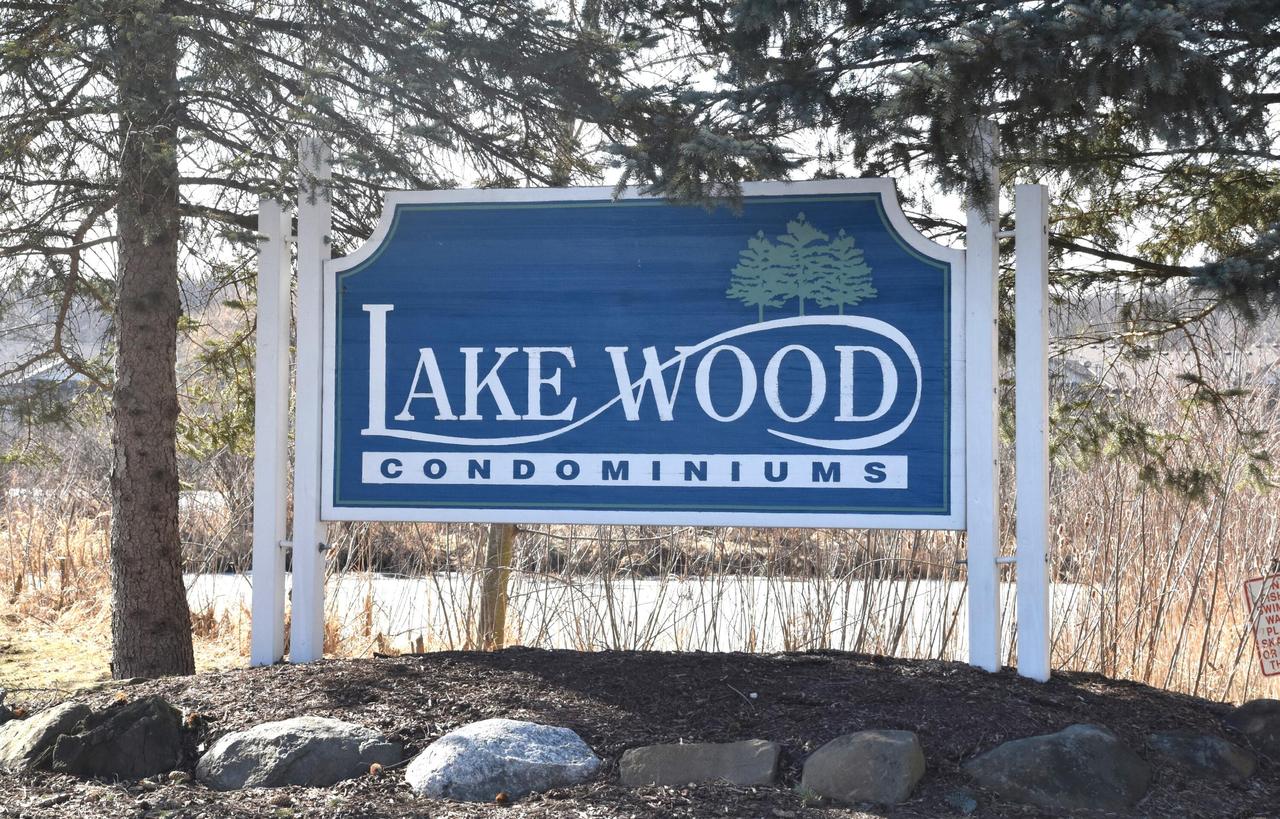 S77W19447 Lakewood Dr #21, Muskego, WI 53150