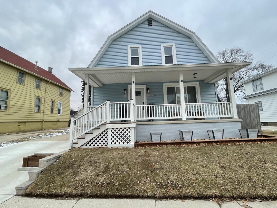 1234 Bluff Ave, Sheboygan, WI 53081