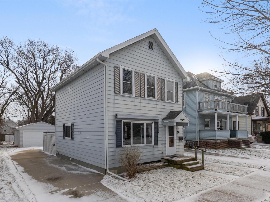 2613 N 10th St, Sheboygan, WI 53083