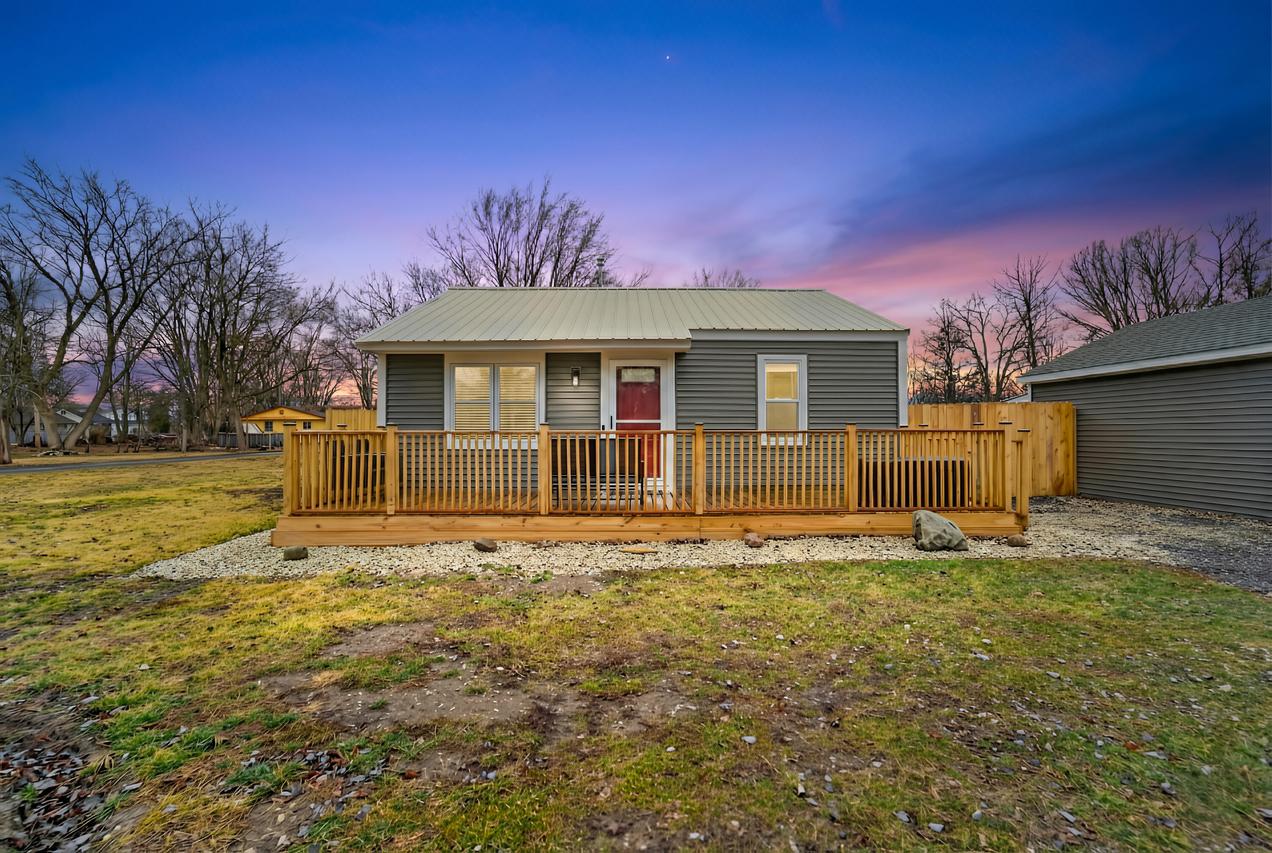 31204 71st St, Salem Lakes, WI 53168