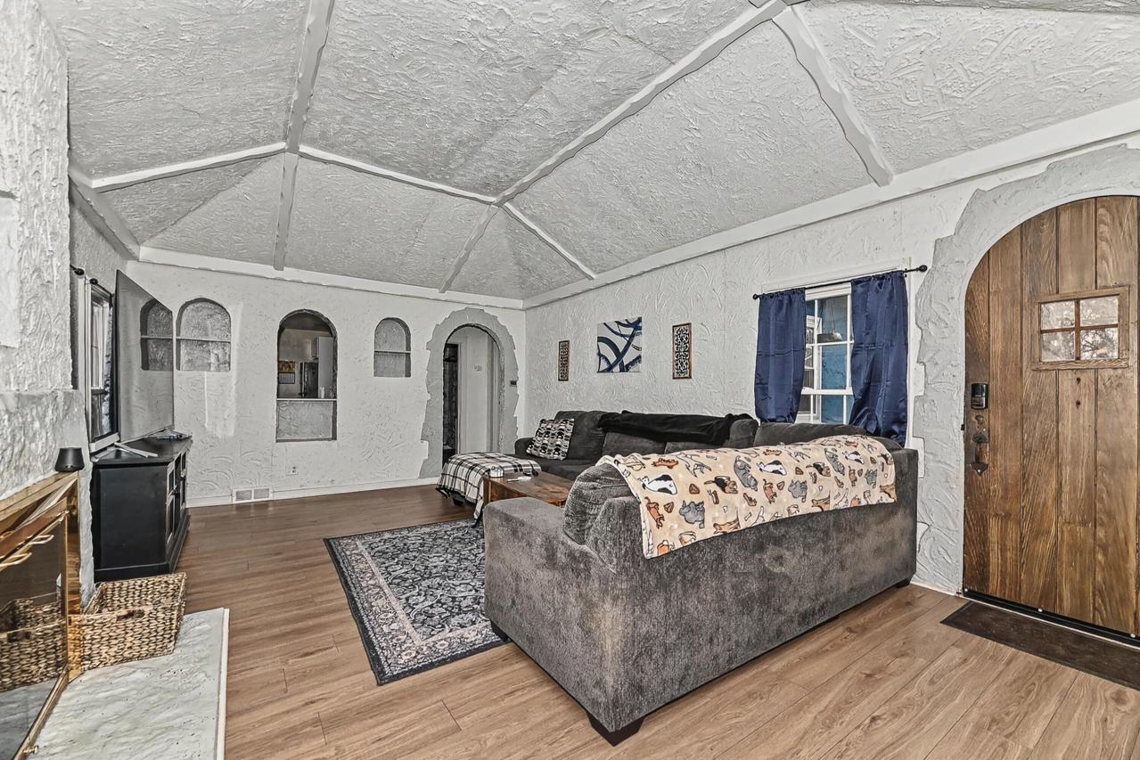 W155 Hilltop Dr, Bloomfield, WI 53128