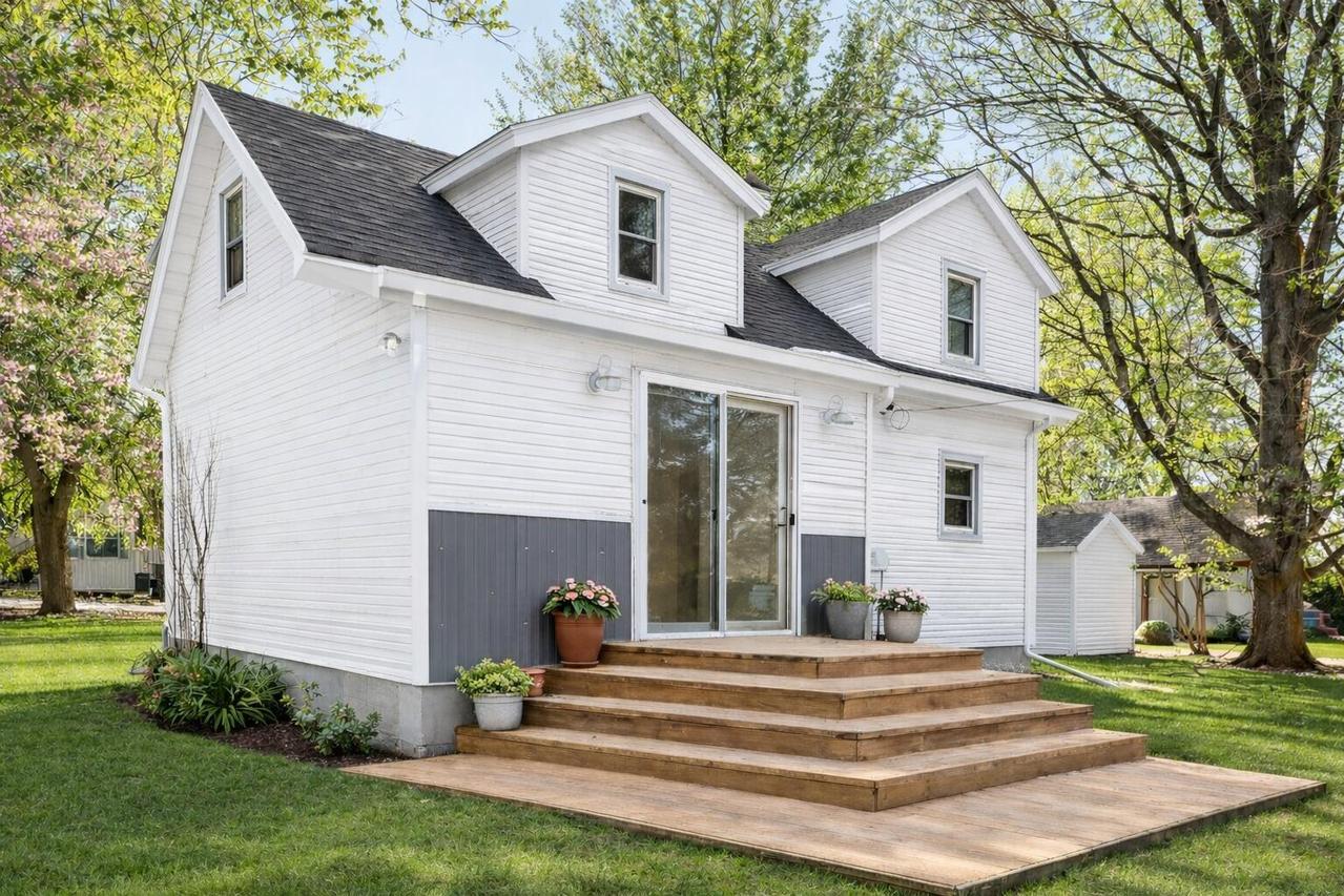 1328 N 36th St, Sheboygan, WI 53081