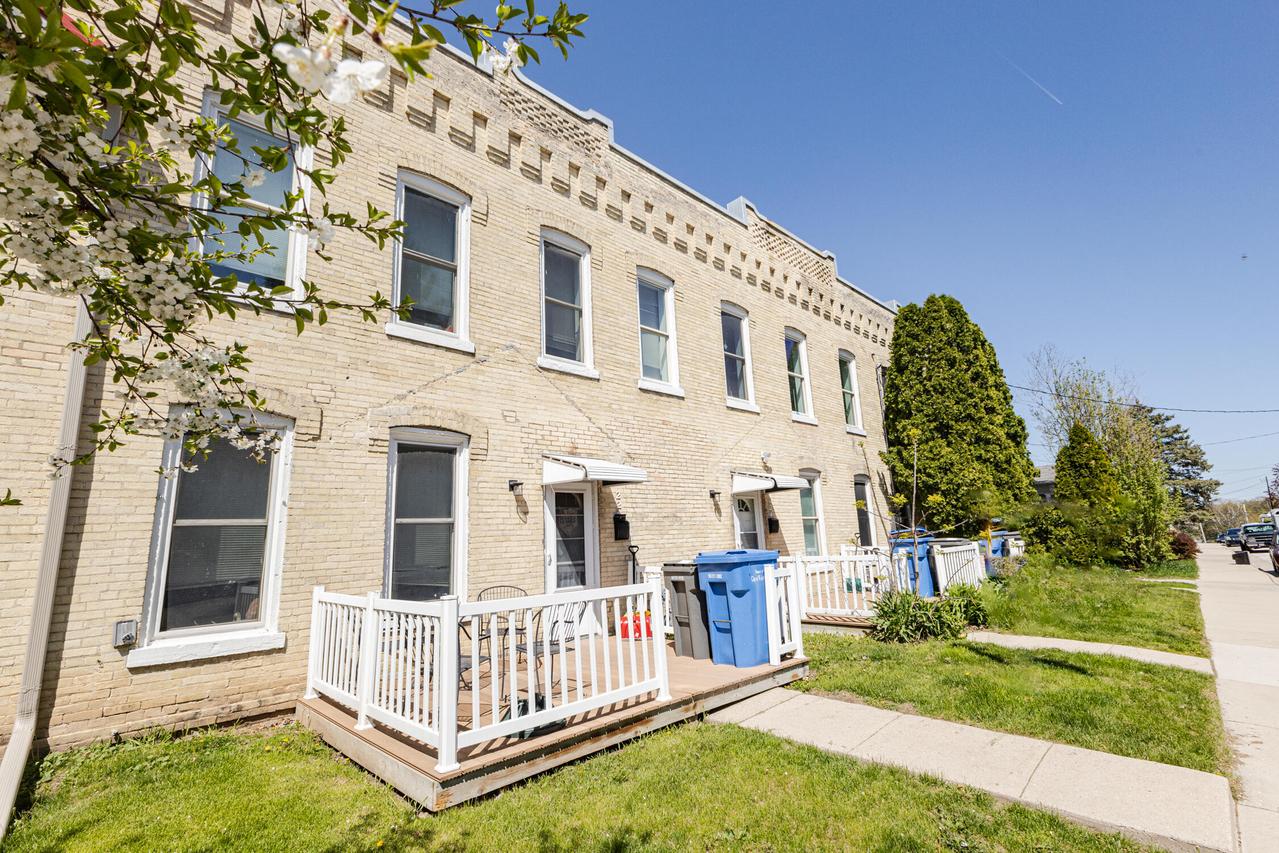 222 Margaret St, Watertown, WI 53098