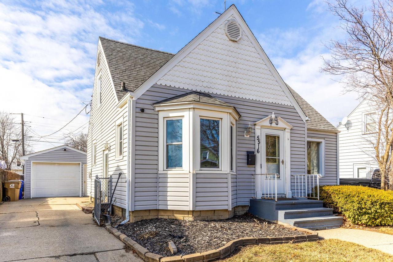 5516 37th Ave, Kenosha, WI 53144