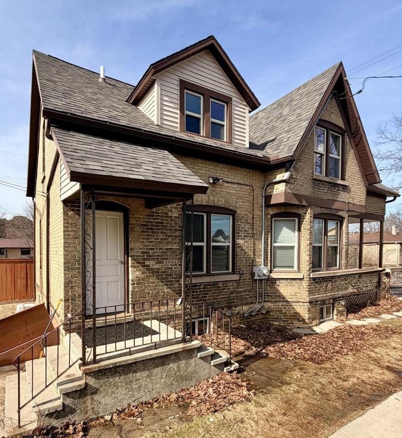 2011 Madison St, Manitowoc, WI 54220