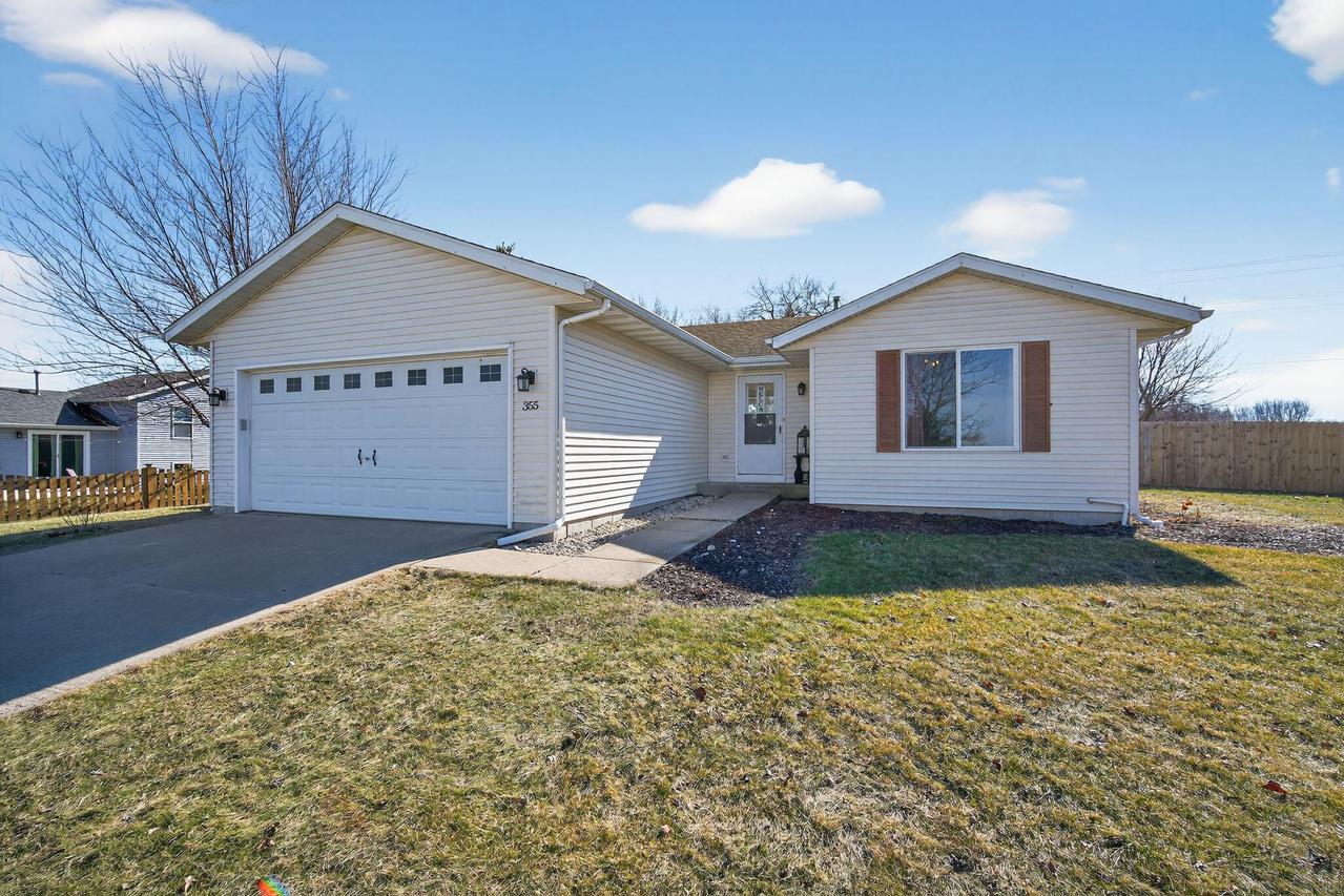355 E Sunny Hill, Elkhorn, WI 53121