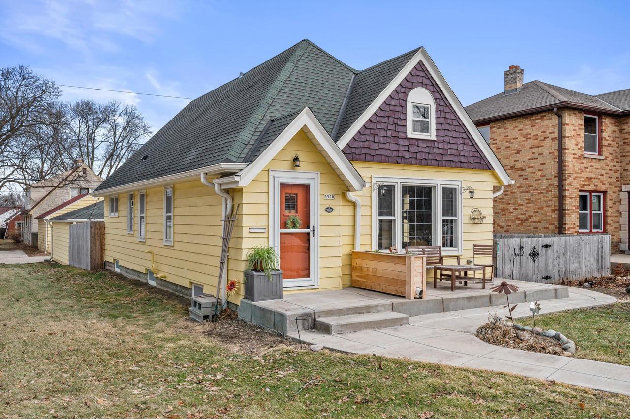 3518 N 56th St #3520, Milwaukee, WI 53216