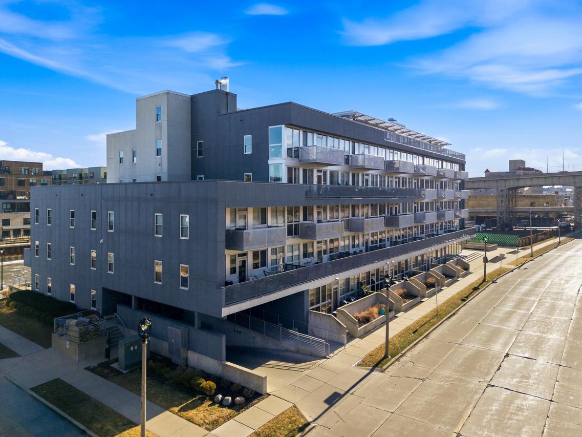 1902 N Commerce St #105, Milwaukee, WI 53212