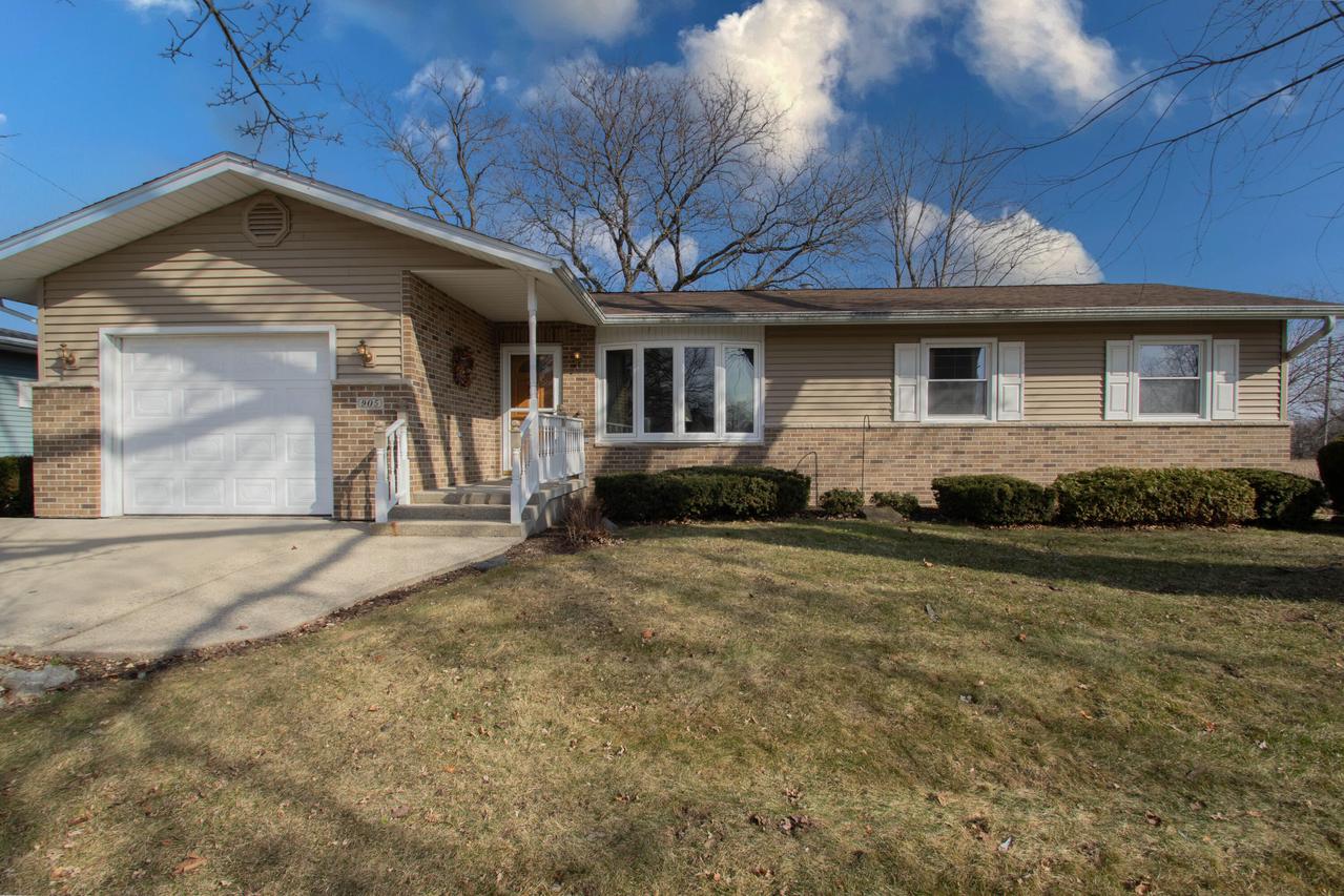 905 Sand St, Watertown, WI 53098