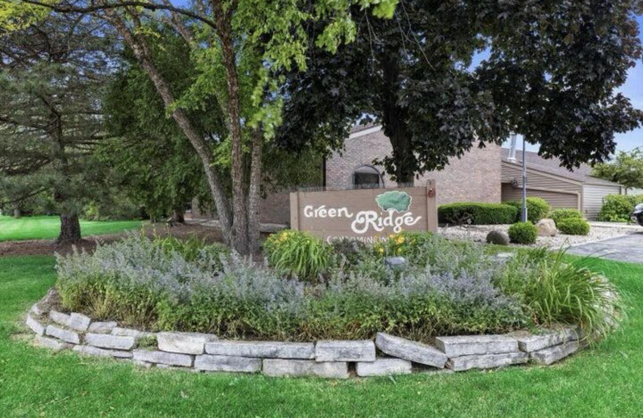 5701 Cambridge Cir #5, Mount Pleasant, WI 53406