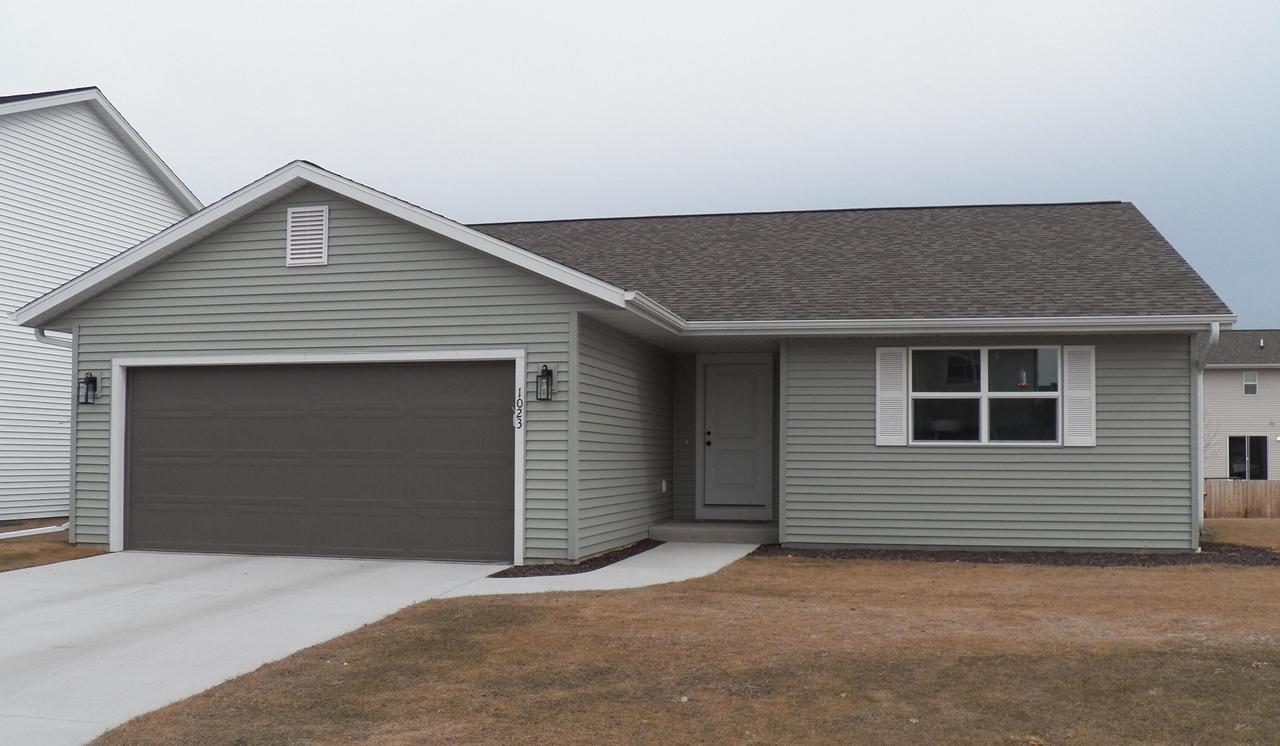 1023 Mcnish Ct, Sheboygan Falls, WI 53085