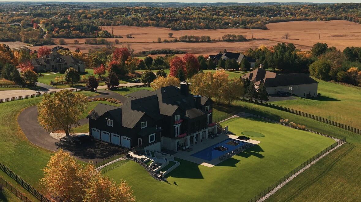 S17W28902 Price Ct, Genesee, WI 53188