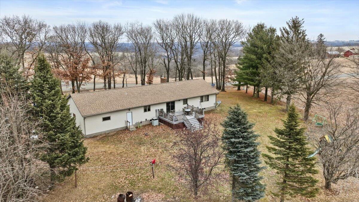 W997 Hammes Rd., Washington, WI 54614