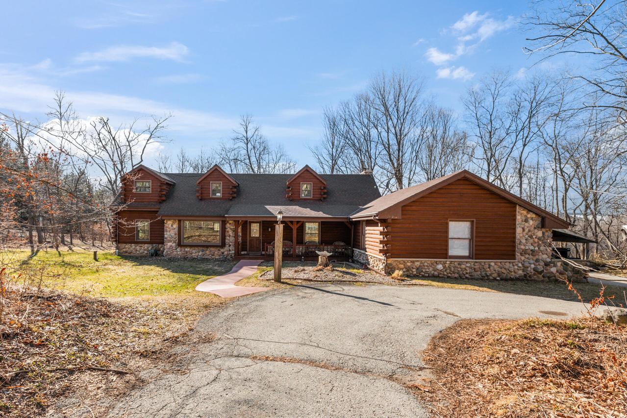 1311 Emerald Dr, Erin, WI 53027