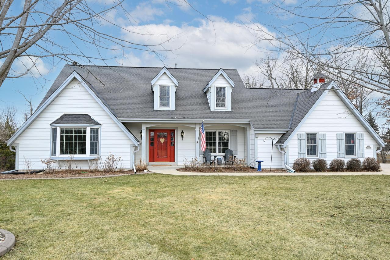 N51W16948 Fair Oak Pkwy, Menomonee Falls, WI 53051