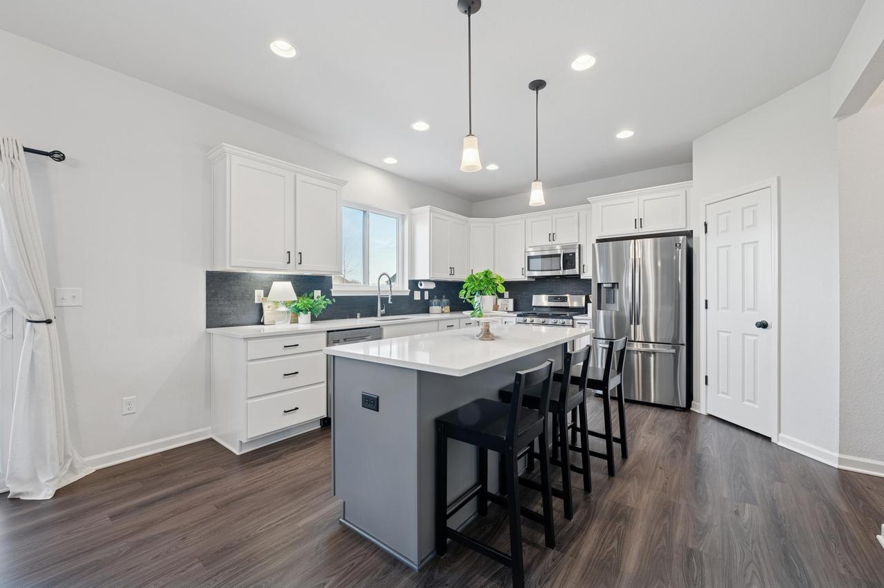 W139N6328 Bridal Wreath Ln, Menomonee Falls, WI 53051